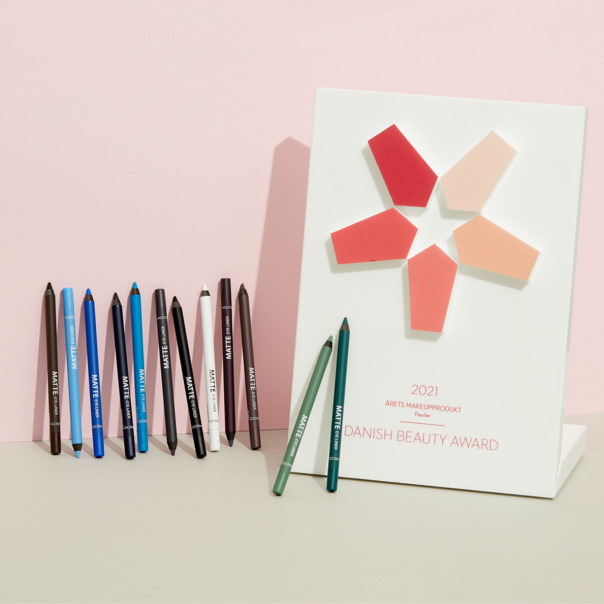 Matte Eyeliner - 001 Dover White
