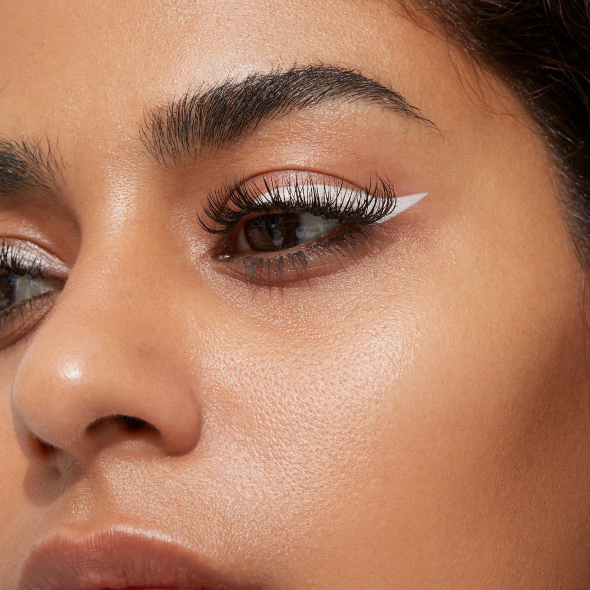 Matte Eyeliner - 001 Dover White