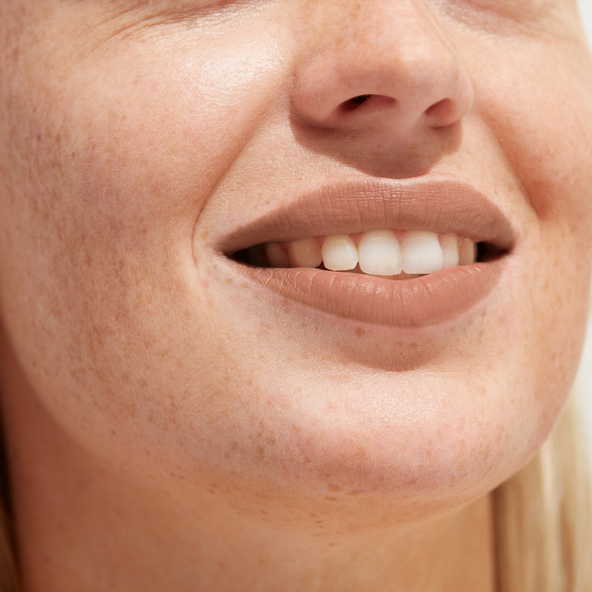 Luxury Nude Lips - 002 Undressed