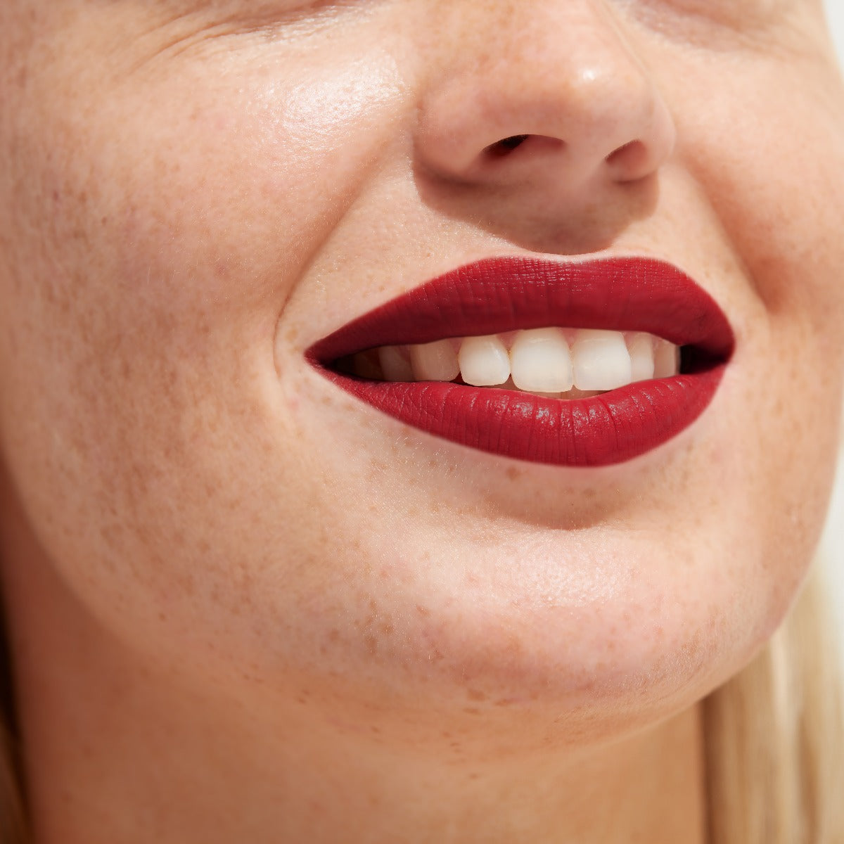 Velvet Touch Lipstick - 167 Scarlet